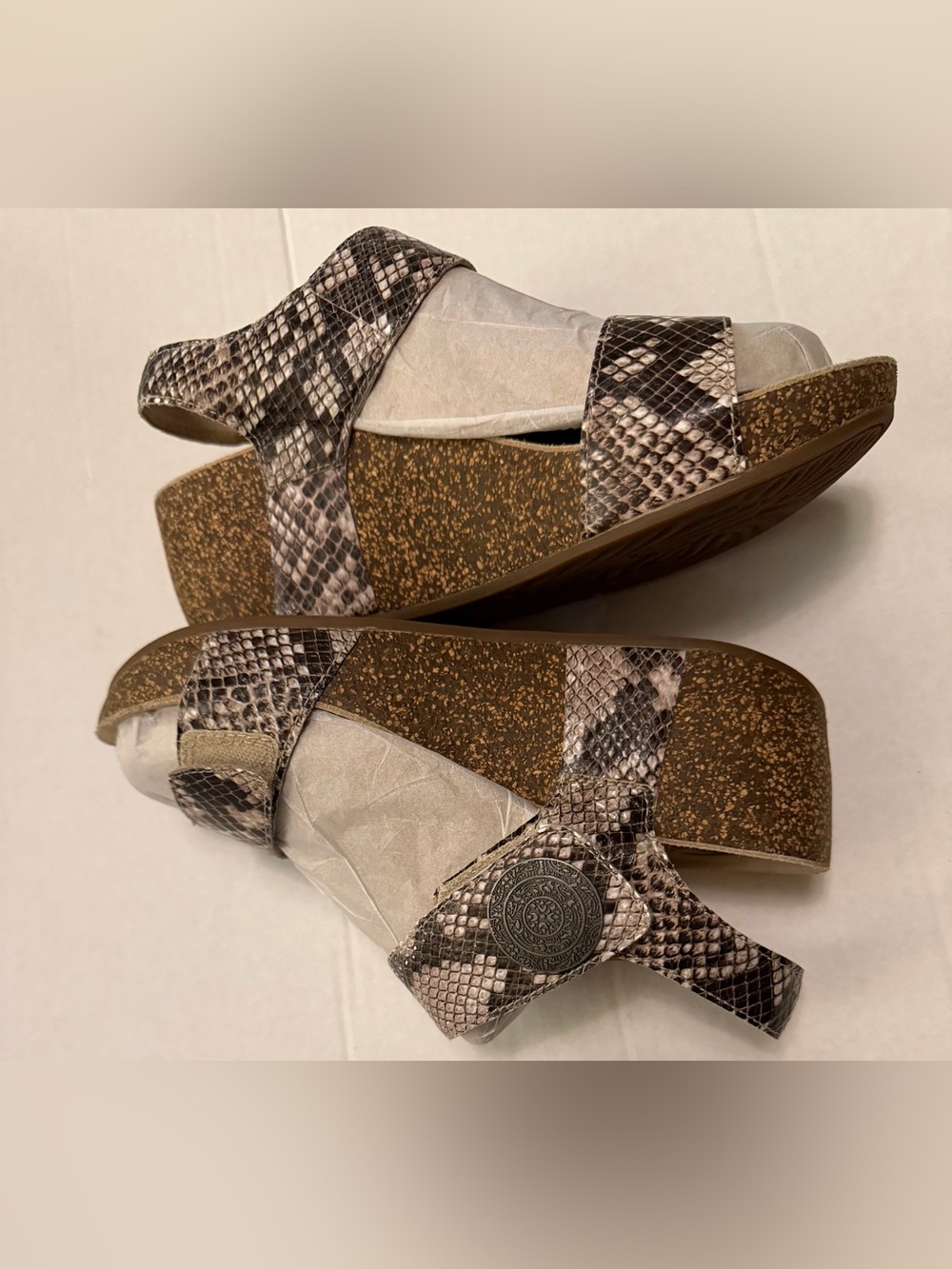 Abeo biosystem sandals wedges size 8 excellent condition